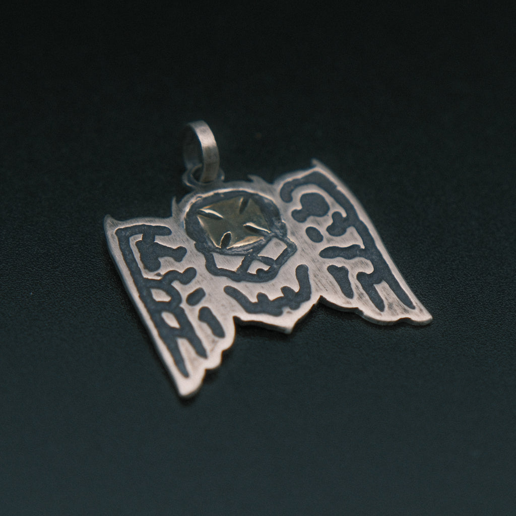 Screamer pendant
